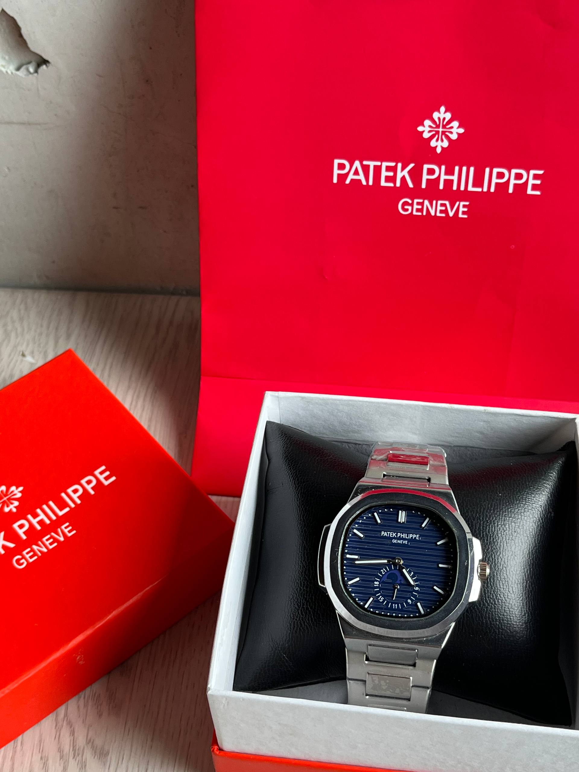 Patek Philippe Nautilus  - Dial Luxury Edition