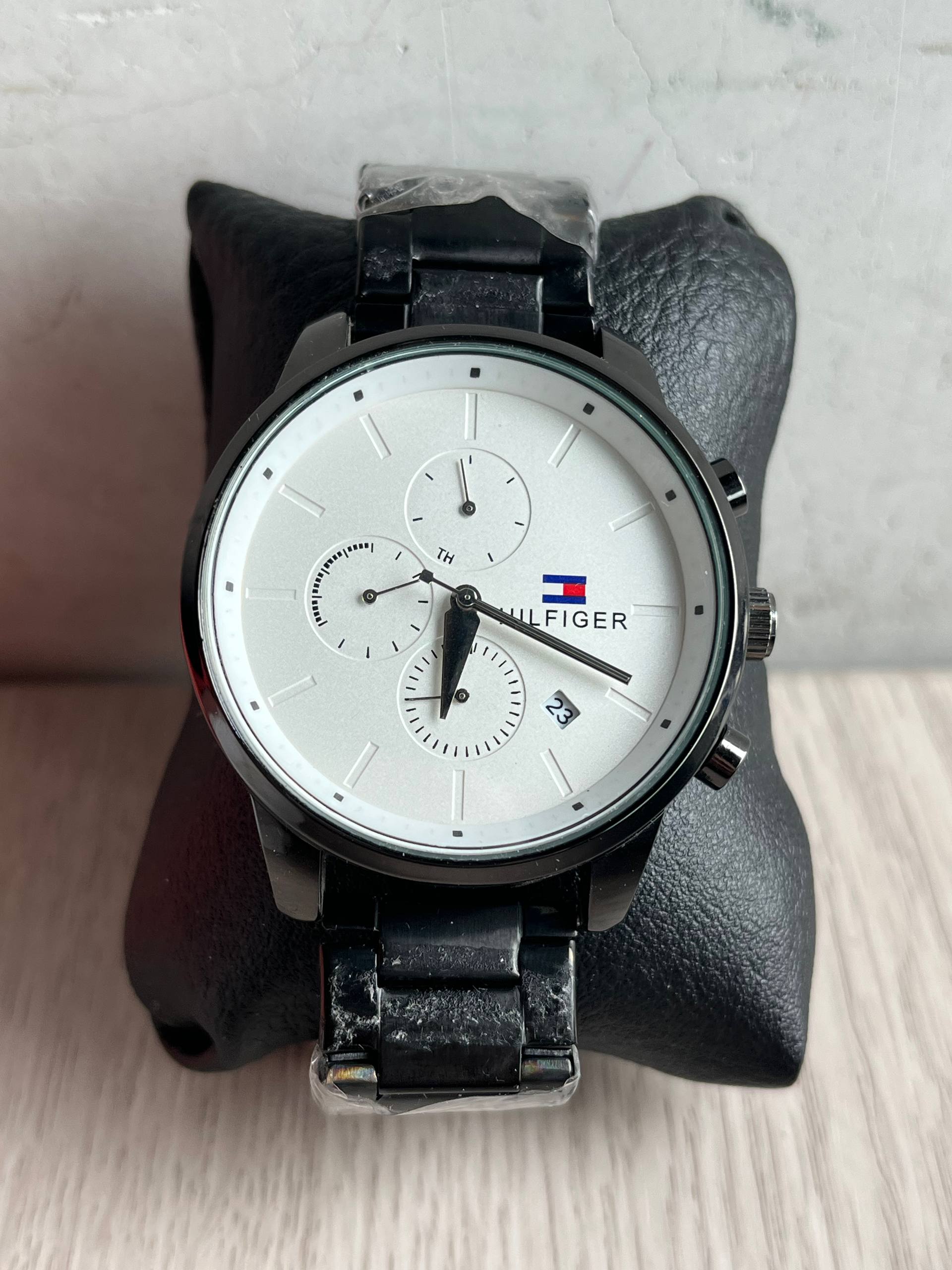 Tommy Hilfiger Decker Chronograph - Stylish Men's Watch